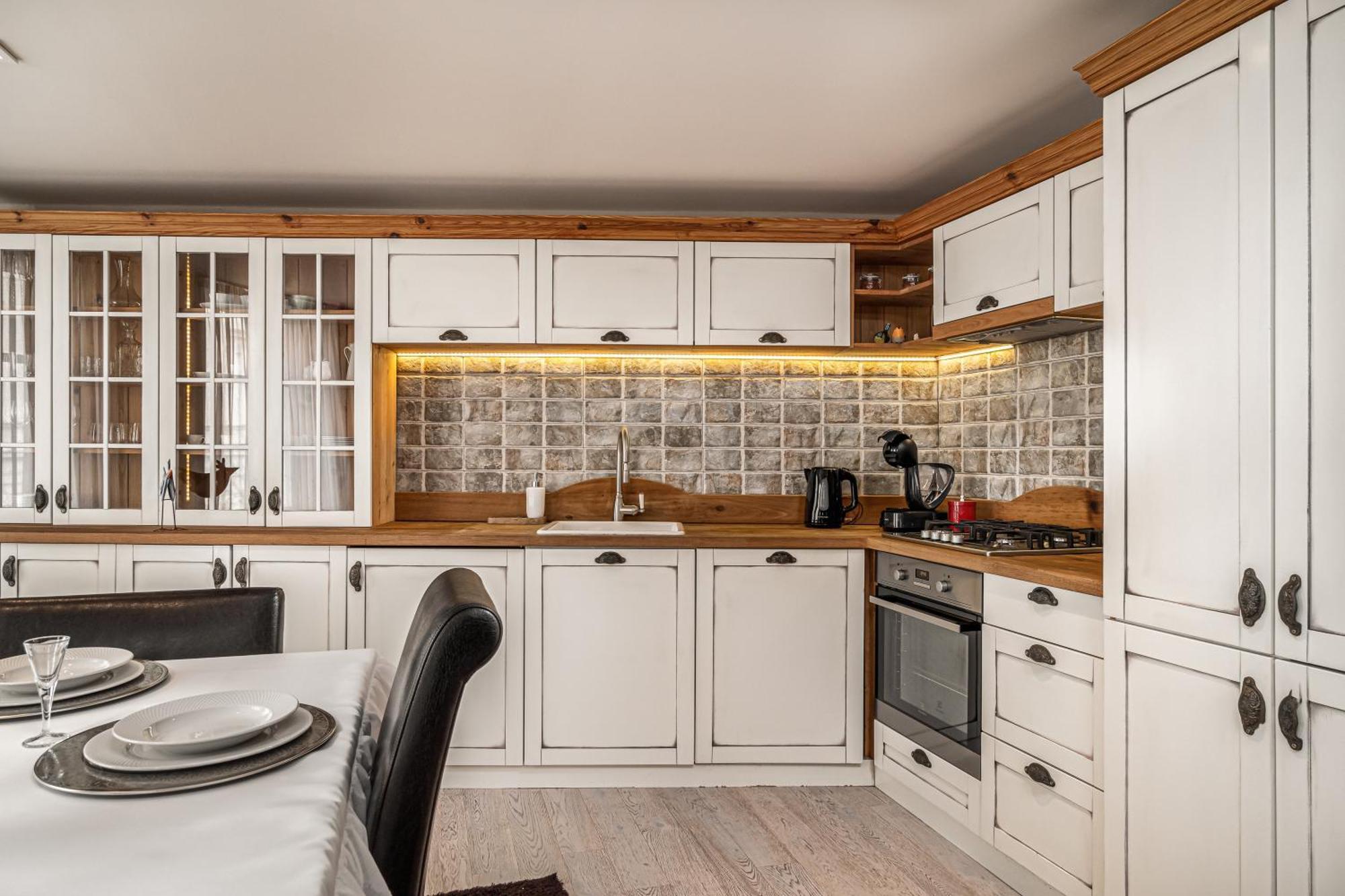 Luxurious And Royal Apartment In The Old Town Bratysława Zewnętrze zdjęcie