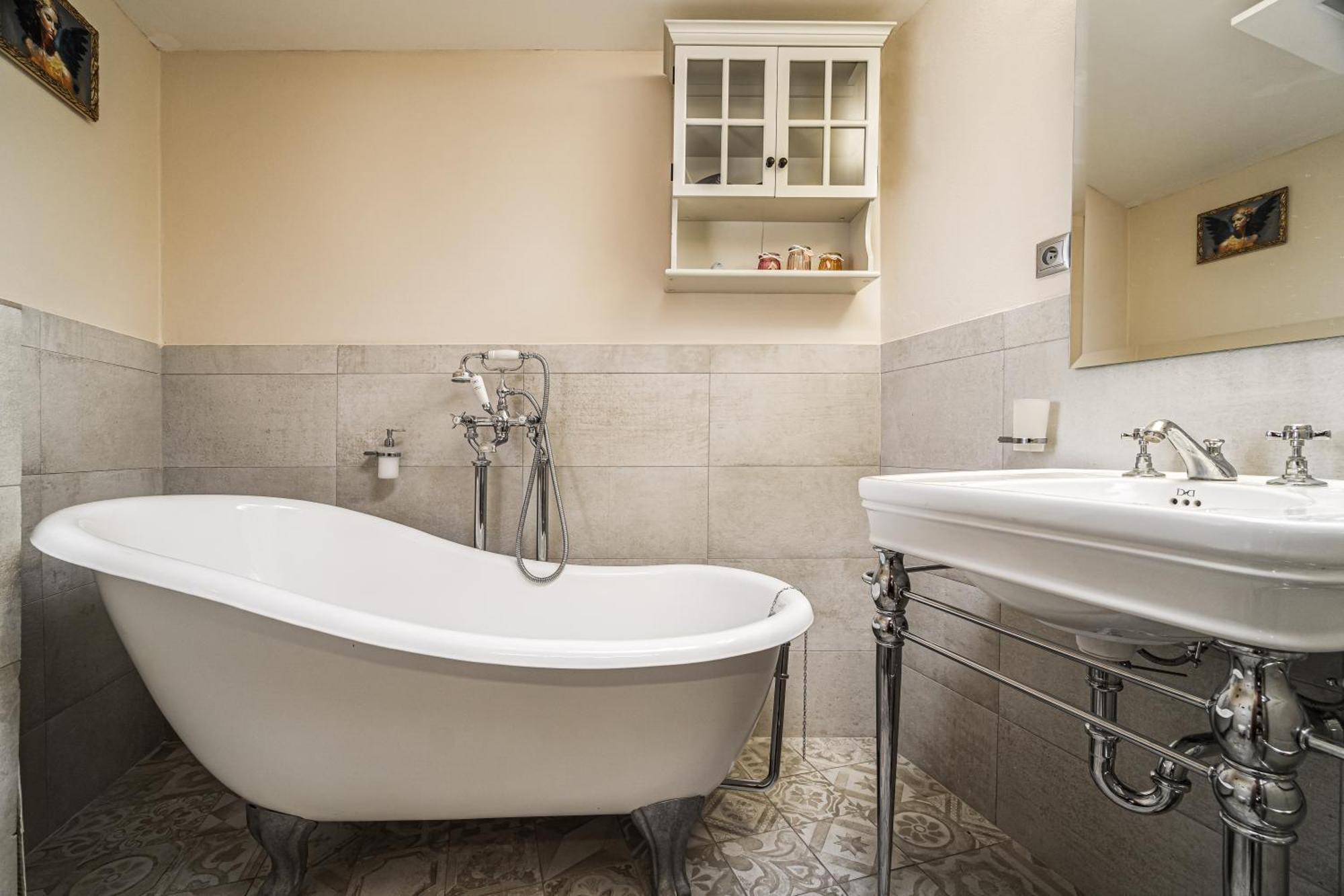 Luxurious And Royal Apartment In The Old Town Bratysława Zewnętrze zdjęcie
